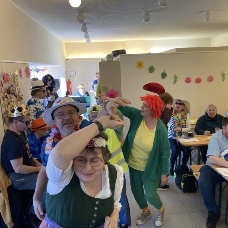 63cb3858-794c-404e-9f87-e0e80aa427a0