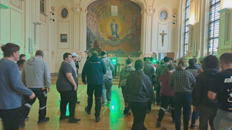 04055d45-7f6b-4996-9e3b-7c5e477c1594